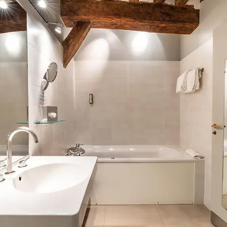 Hotell L'absinthe 3*