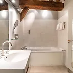 Hotel L'absinthe 3*