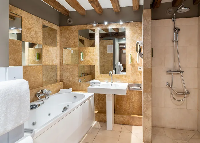 Hotell L'absinthe 3*