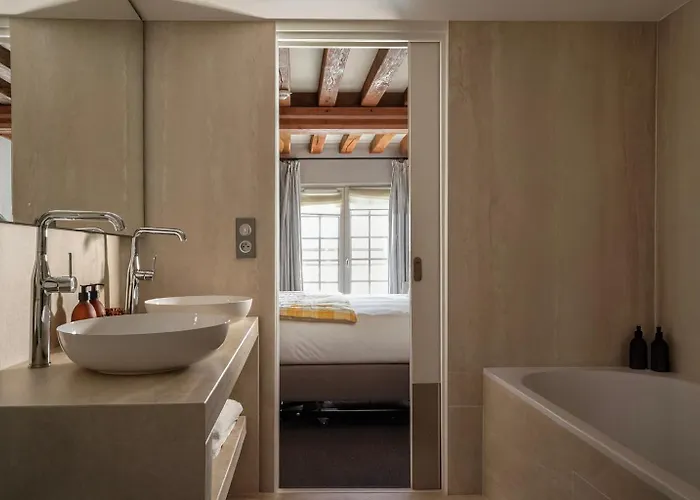 Hotell L'absinthe 3*