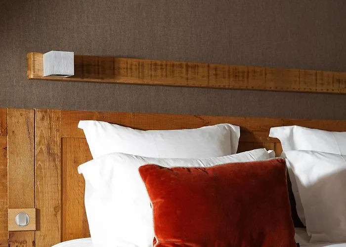 Hotell L'absinthe 3*